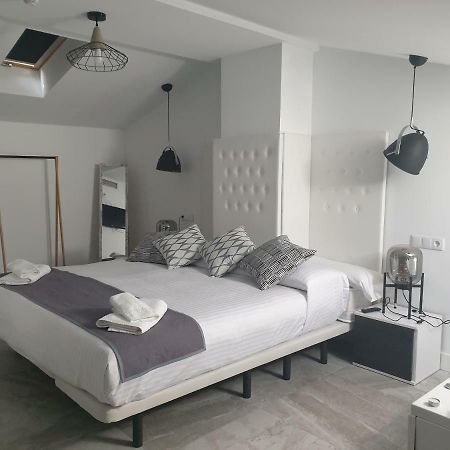 Apartamentos Hostal Cabanas Carboneras de Guadazaon ภายนอก รูปภาพ