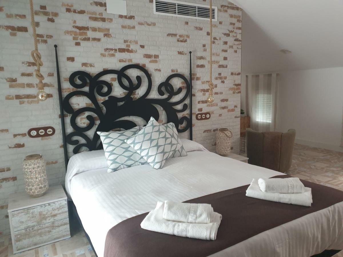 Apartamentos Hostal Cabanas Carboneras de Guadazaon ภายนอก รูปภาพ