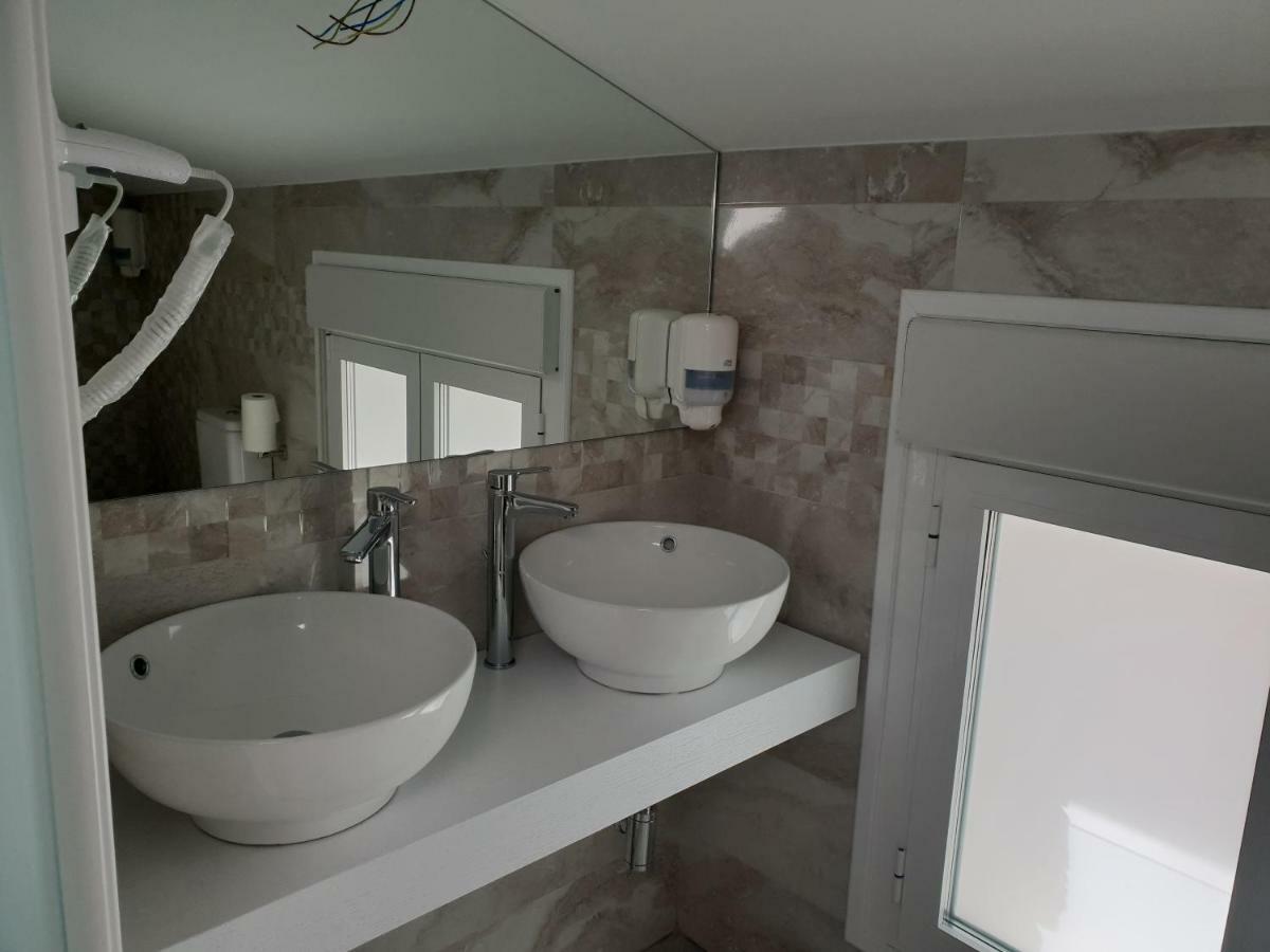 Apartamentos Hostal Cabanas Carboneras de Guadazaon ภายนอก รูปภาพ