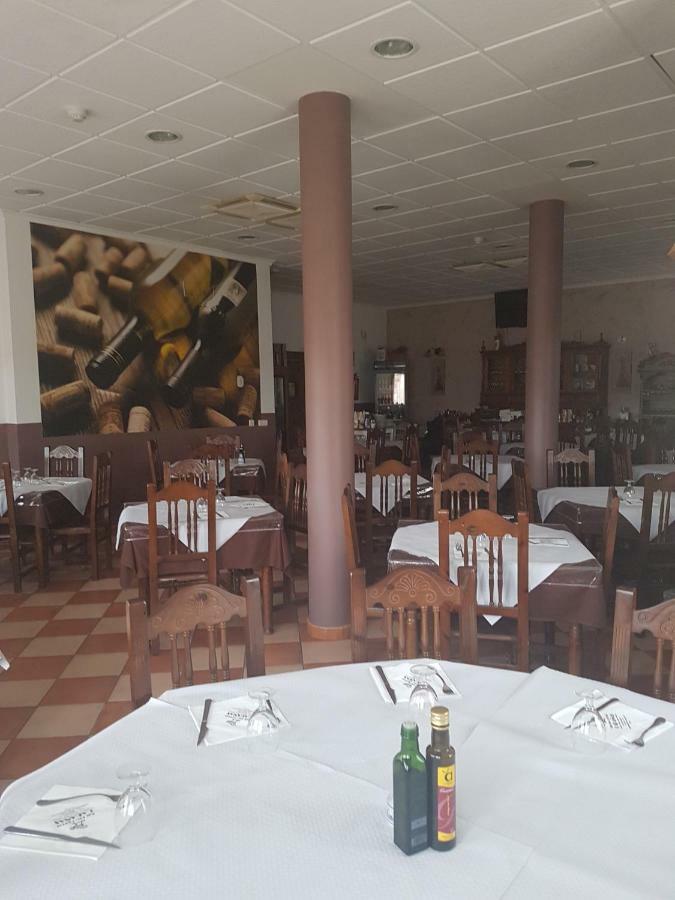 Apartamentos Hostal Cabanas Carboneras de Guadazaon ภายนอก รูปภาพ
