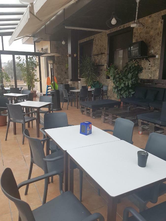 Apartamentos Hostal Cabanas Carboneras de Guadazaon ภายนอก รูปภาพ
