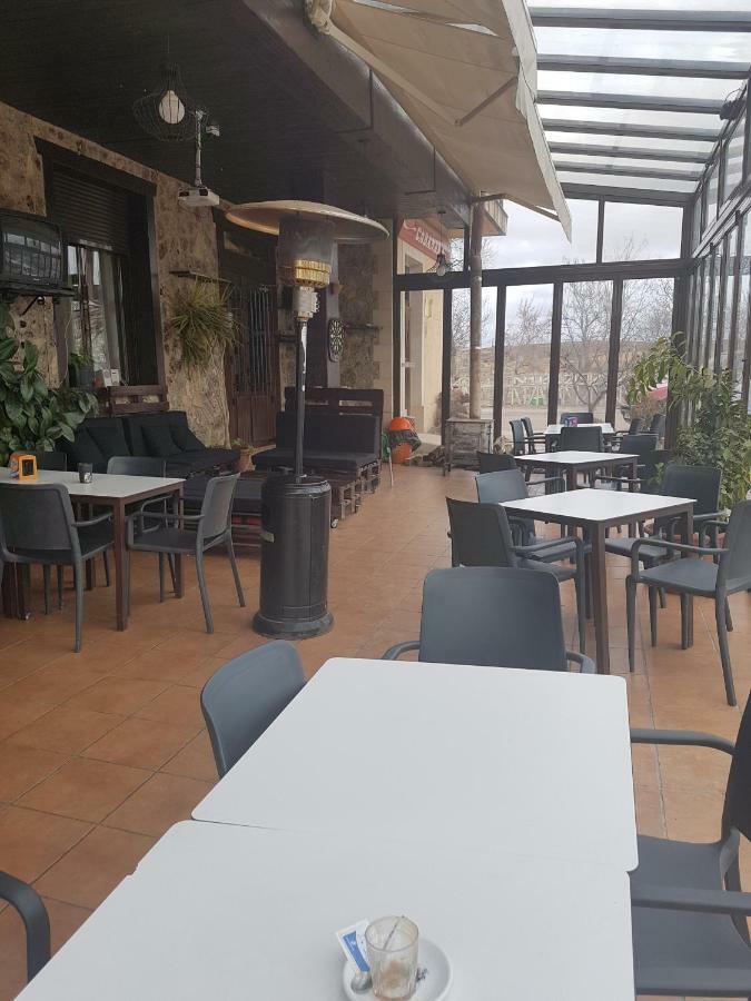 Apartamentos Hostal Cabanas Carboneras de Guadazaon ภายนอก รูปภาพ
